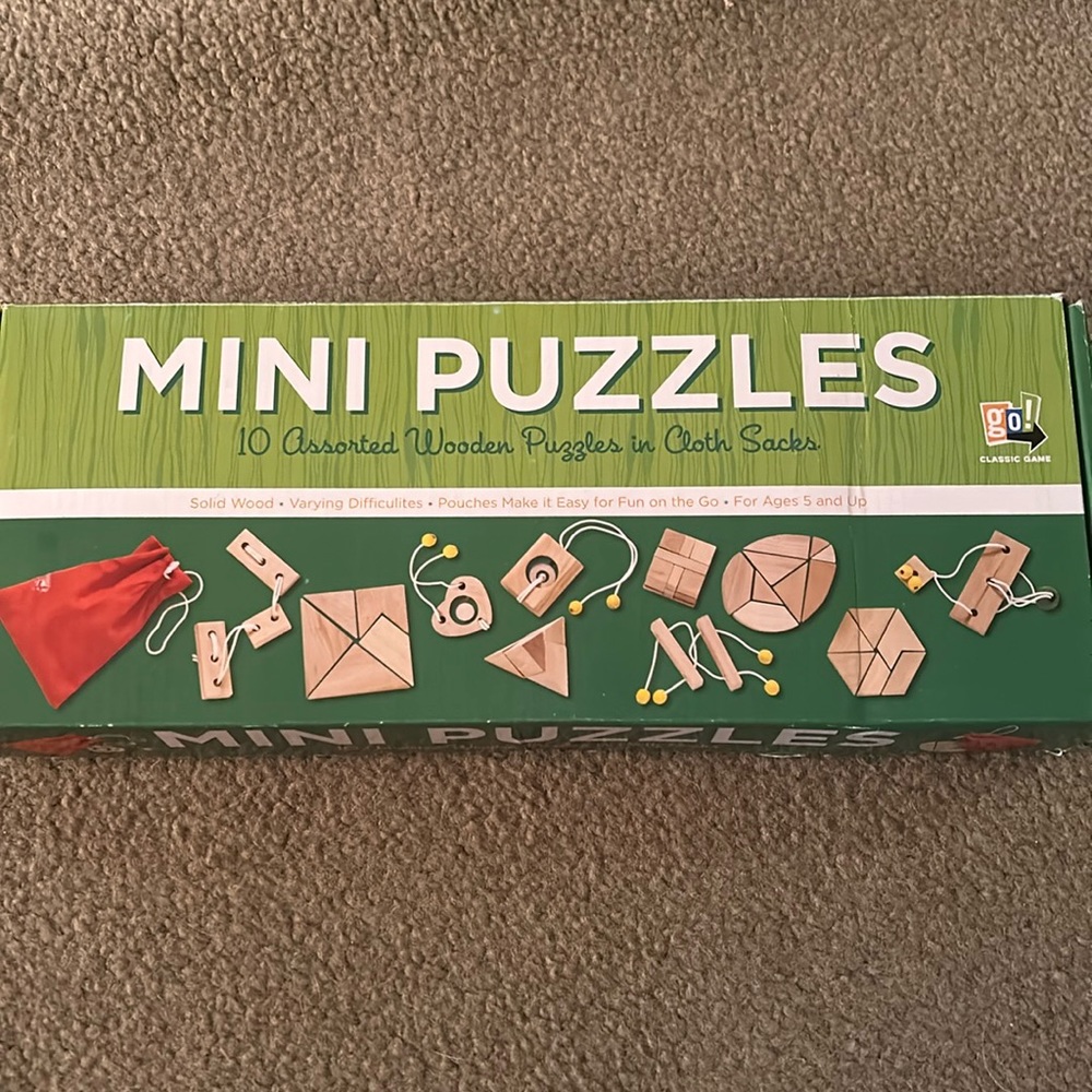 Set of 10 assorted mini puzzles